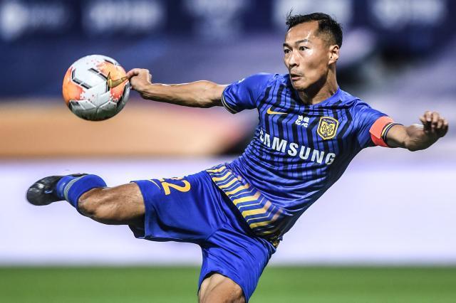 九游平台-吴曦重回申花不占转会名额 年薪控制在500万以内